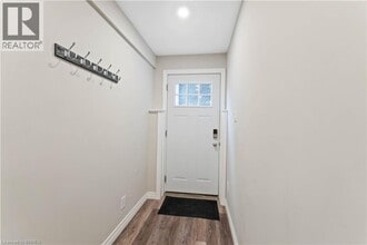 4319 Arejay Ave in Beamsville, ON - Building Photo - Building Photo