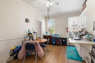 673 Summit Ave in Jersey City, NJ - Building Photo - Building Photo