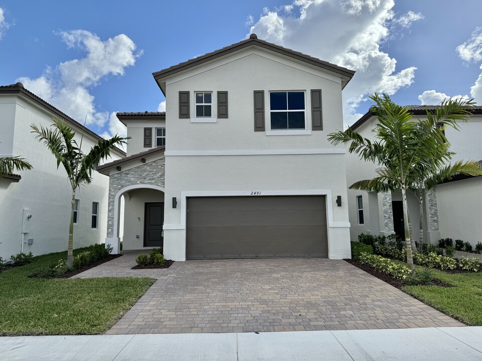 2481 SE 25th Ave in Homestead, FL - Building Photo