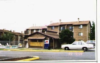 Buena Casa Apartment Homes in Kent, WA - Building Photo - Building Photo