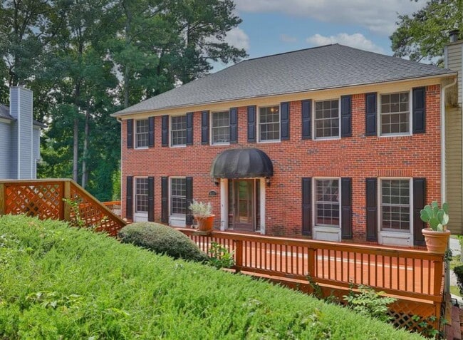 6963 Whispering Oaks Ct in Stone Mountain, GA - Building Photo - Building Photo