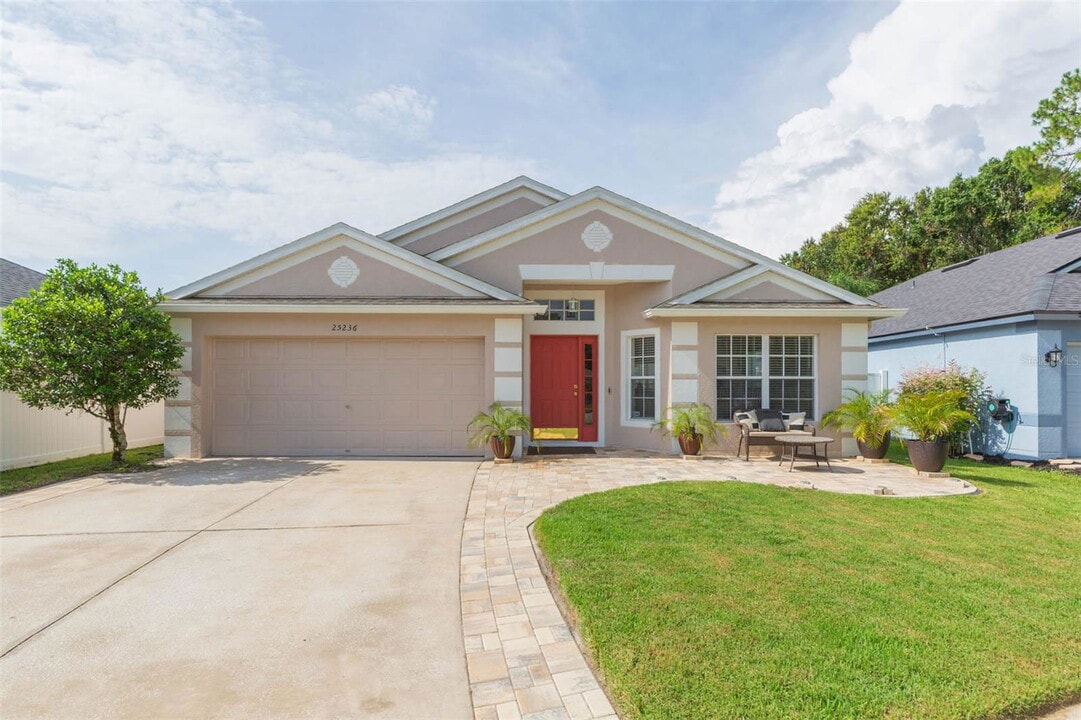 25236 Flying Ebony Ln in Wesley Chapel, FL - Building Photo