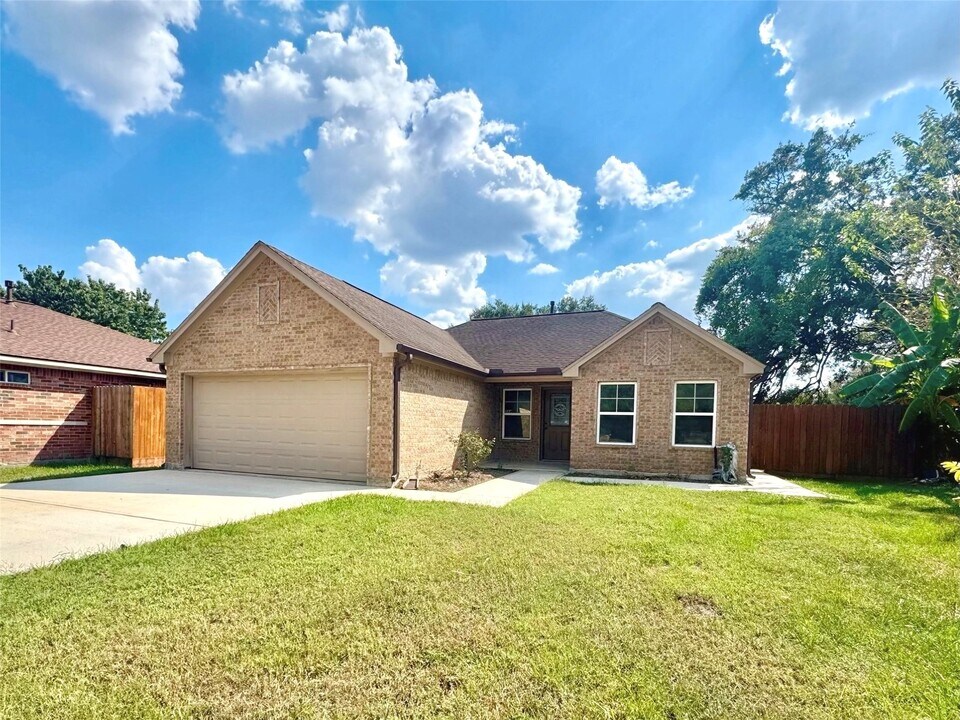 114 Shayan Ct in Houston, TX - Building Photo