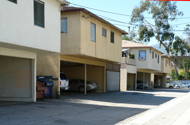 604 Chester St in Glendale, CA - Building Photo - Building Photo