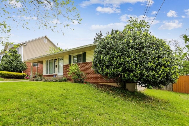 property at 13109 Dumbarton Dr
