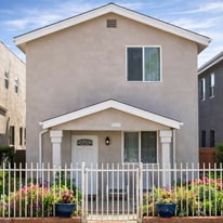 9812 S Central Ave in Los Angeles, CA - Building Photo