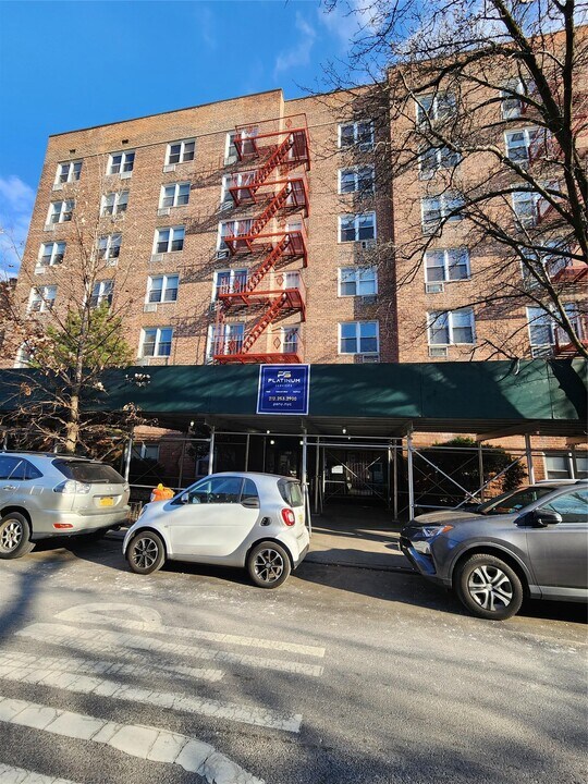 47-37 45th St in Queens, NY - Building Photo