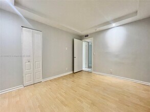 8450 Lagos De Campo Blvd in Tamarac, FL - Building Photo - Building Photo