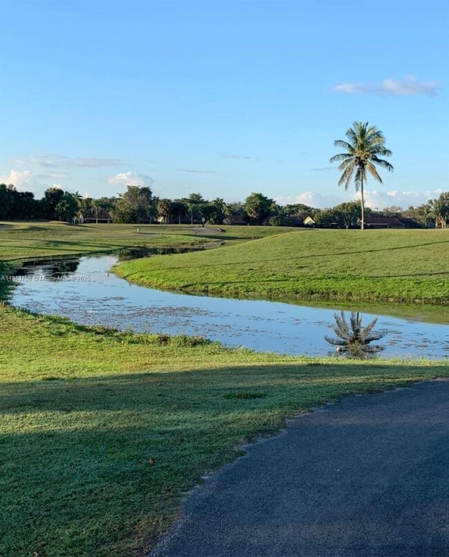 16249 Laurel Dr in Weston, FL - Building Photo - Building Photo