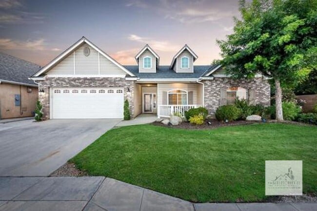 property at 7973 N Woodrow Ave