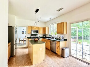 8830 Fieldcroft Dr in Charlotte, NC - Building Photo - Building Photo
