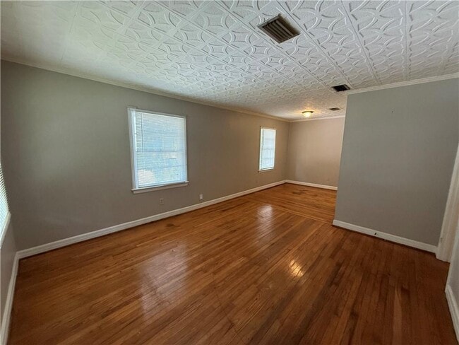 6 Elizabeth Ave in Chickasaw, AL - Foto de edificio - Building Photo