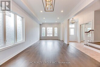 2591 North Ridge Trail in Oakville, ON - Building Photo - Building Photo