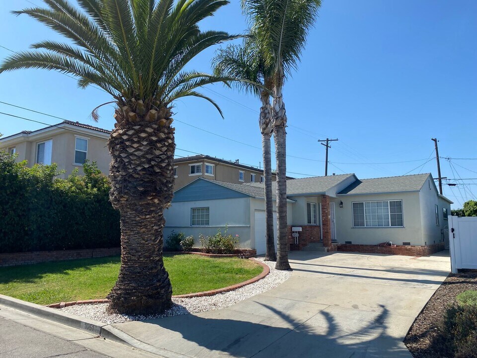 1051 W 227th St in Torrance, CA - Building Photo