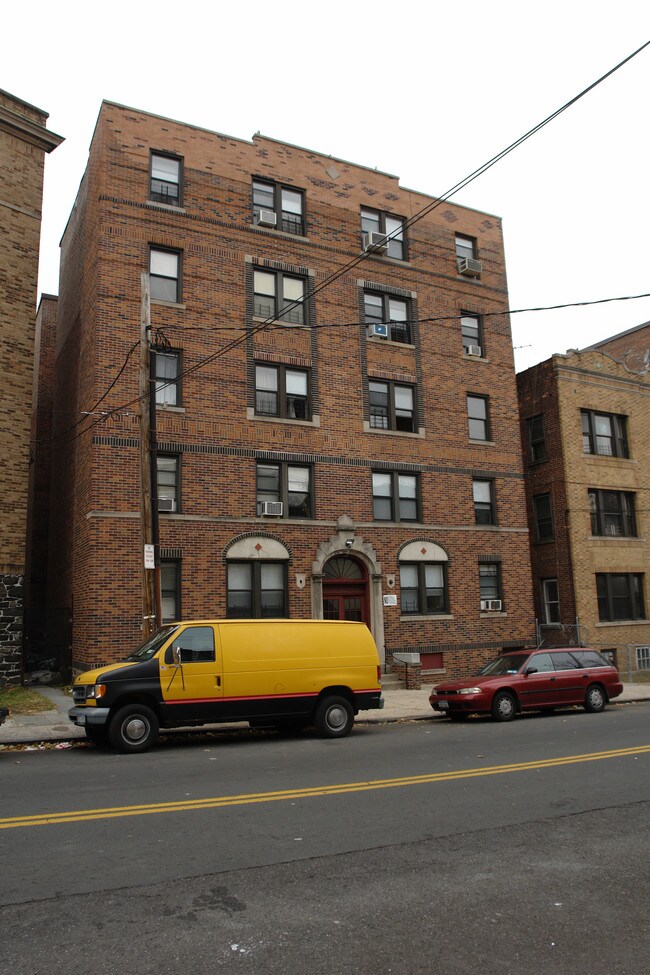 285 Hawthorne Ave in Yonkers, NY - Foto de edificio - Building Photo