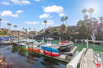 4637 Park Dr in Carlsbad, CA - Building Photo - Building Photo