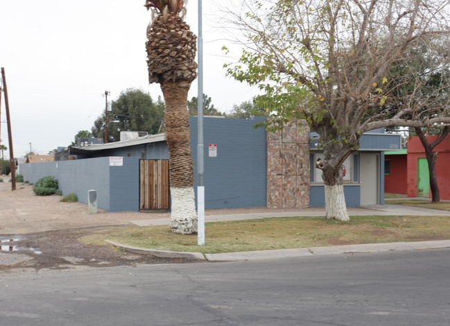 6018 N 60th Ave in Glendale, AZ - Building Photo - Building Photo