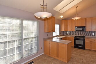 6803 Woodstone Pl in Alexandria, VA - Building Photo - Building Photo