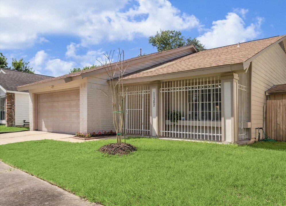 11202 Bayou Pl Dr in Houston, TX - Building Photo