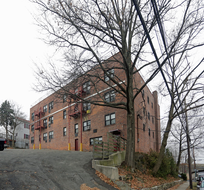 82 Gavin St in Yonkers, NY - Building Photo - Building Photo