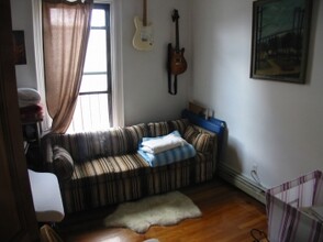 223 Green St, Unit 2 in Cambridge, MA - Foto de edificio - Building Photo