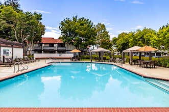 Ardenwood Forest Rental Condos in Fremont, CA - Foto de edificio - Building Photo