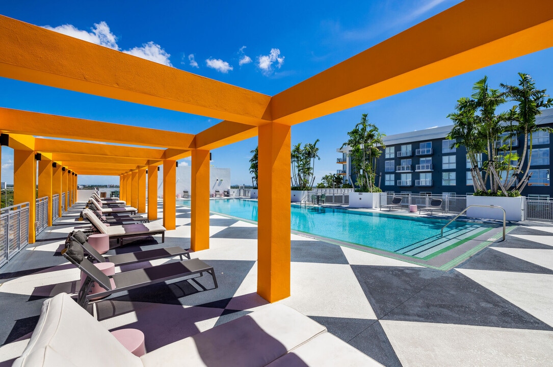 The Julia Residences in Miami, FL - Foto de edificio