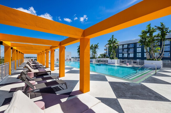 The Julia Residences in Miami, FL - Foto de edificio - Building Photo