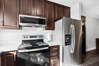 405 Westminster Ln in Stafford, VA - Foto de edificio - Building Photo