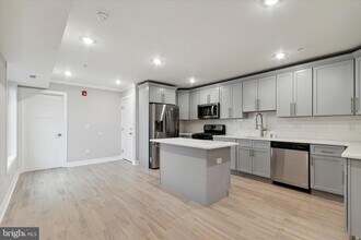 5039 Pine St, Unit 3 in Philadelphia, PA - Building Photo - Building Photo
