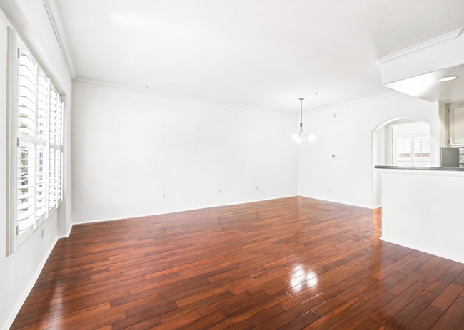 5200 Premiere Hills Cir, Unit 123 in Woodland Hills, CA - Foto de edificio - Building Photo