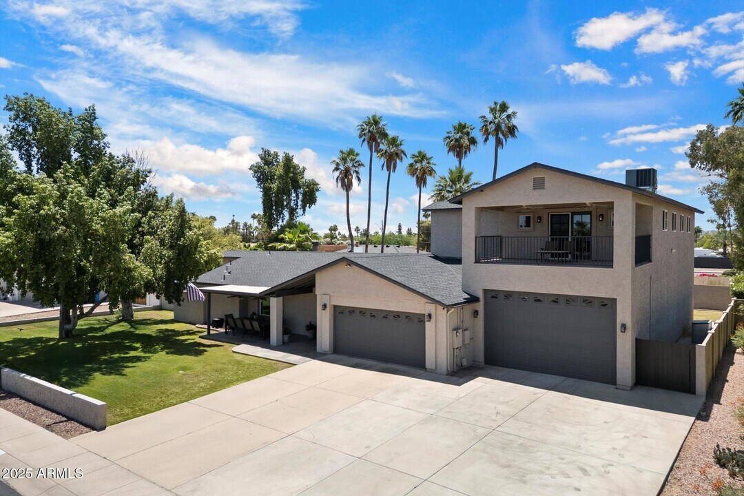 5751 E Ludlow Dr in Scottsdale, AZ - Building Photo