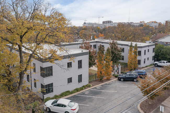 Cambridge in Nashville, TN - Building Photo - Building Photo