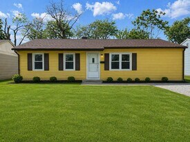 725 St Norbert Dr in Sauget, IL - Building Photo