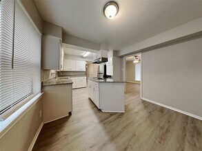 13415 Spring Grove Ave in Dallas, TX - Building Photo - Building Photo