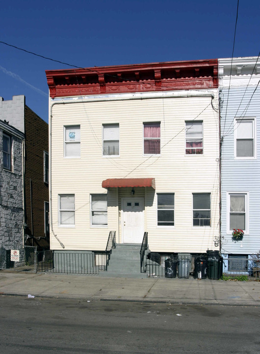 47 Hill St in Brooklyn, NY - Foto de edificio