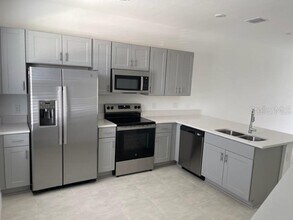 3158 Skyline Lp in Kissimmee, FL - Building Photo - Building Photo