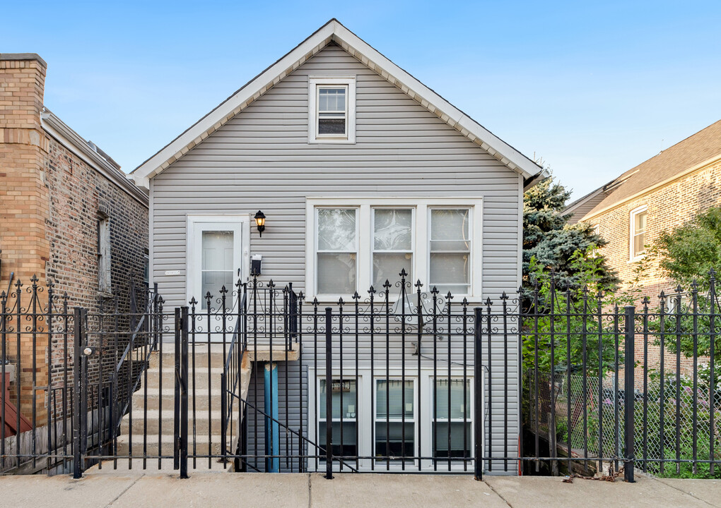 2148 W 18th Pl in Chicago, IL - Building Photo