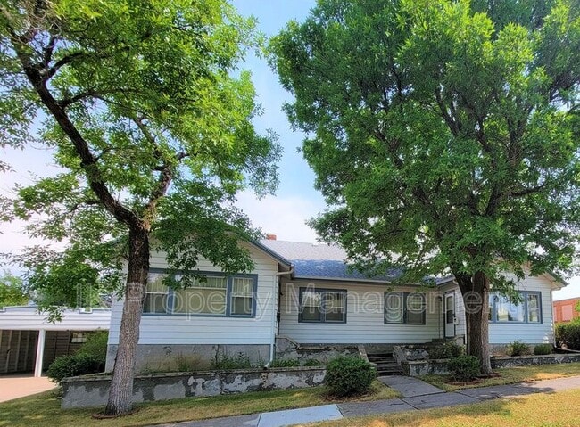 property at 305 25th St N