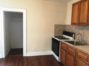 286 Yale St-Unit -1A in Hempstead, NY - Building Photo - Building Photo