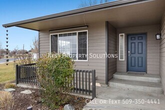1525 S Bailey Ave in Moses Lake, WA - Building Photo - Building Photo