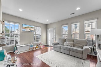 1 Kyle Dr in Tinton Falls, NJ - Building Photo - Building Photo