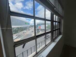 2614 SW 8th St in Miami, FL - Building Photo - Building Photo