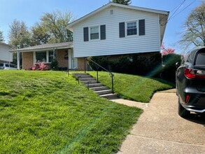 11320 Gainsborough Rd in Potomac, MD - Building Photo - Building Photo