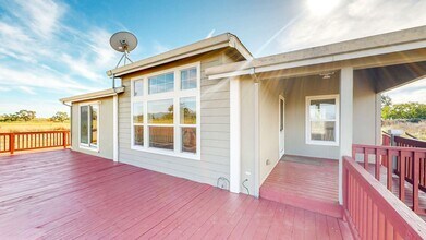 4657 Todd Rd in Sebastopol, CA - Building Photo - Building Photo