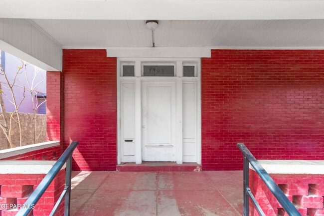 property at 1309 E Rio Grande Ave