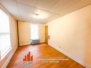 8 Loomis St, Unit 103 in Montpelier, VT - Building Photo - Building Photo