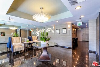 121 S Palm Dr in Beverly Hills, CA - Building Photo - Building Photo