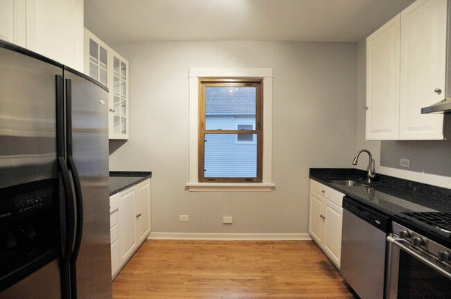 5714 W Dakin St in Chicago, IL - Building Photo - Building Photo