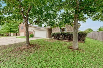 311 Indian Meadow Dr in Georgetown, TX - Building Photo - Building Photo